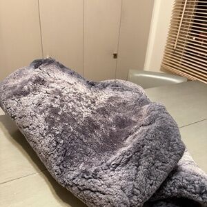 2 LambSkin Seat cover for Subaru Forester or BMW Model 3